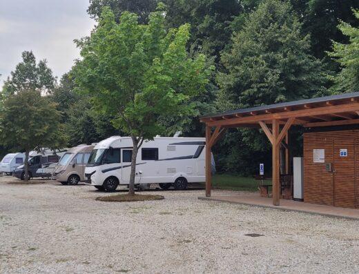 PARKIRIŠČE ZA AVTODOME BUKOVNIŠKO JEZERO