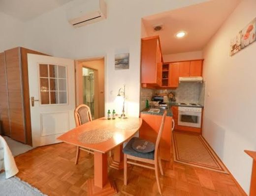 Apartments at Villa Golf – One-Bedroom Apartment with Garden View