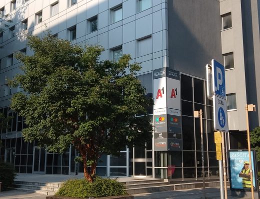 Za vaše počitniške bivanje je na voljo apartma z maserkami